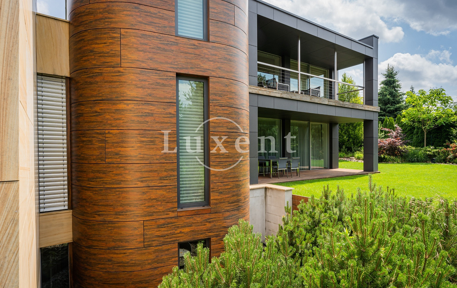 Prodej domu 660 m² s pozemkem 1 136 m² – fotografie 2