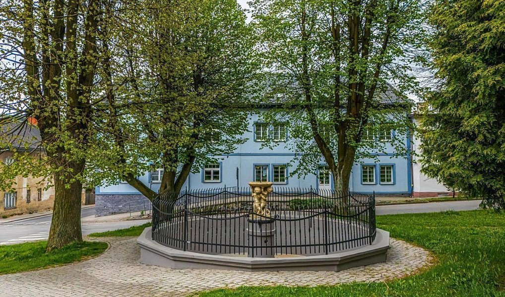 Prodej ubytovacího objektu 1 398 m², Vrbno pod Pradědem – náhled fotky 9