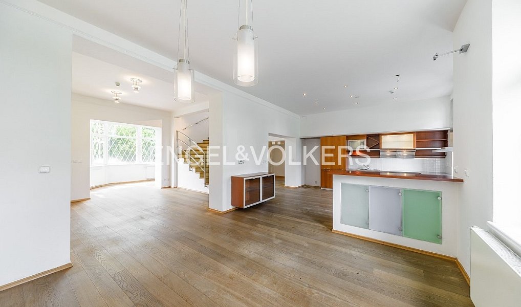 Pronájem domu 514 m² s pozemkem 644 m², Praha – náhled fotky 3