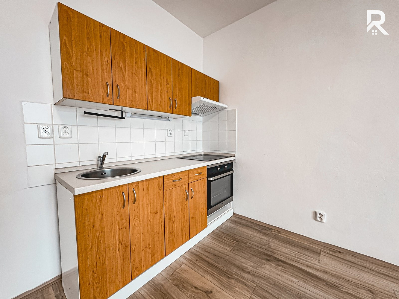 Pronájem bytu 1+kk 35 m² — photo 3