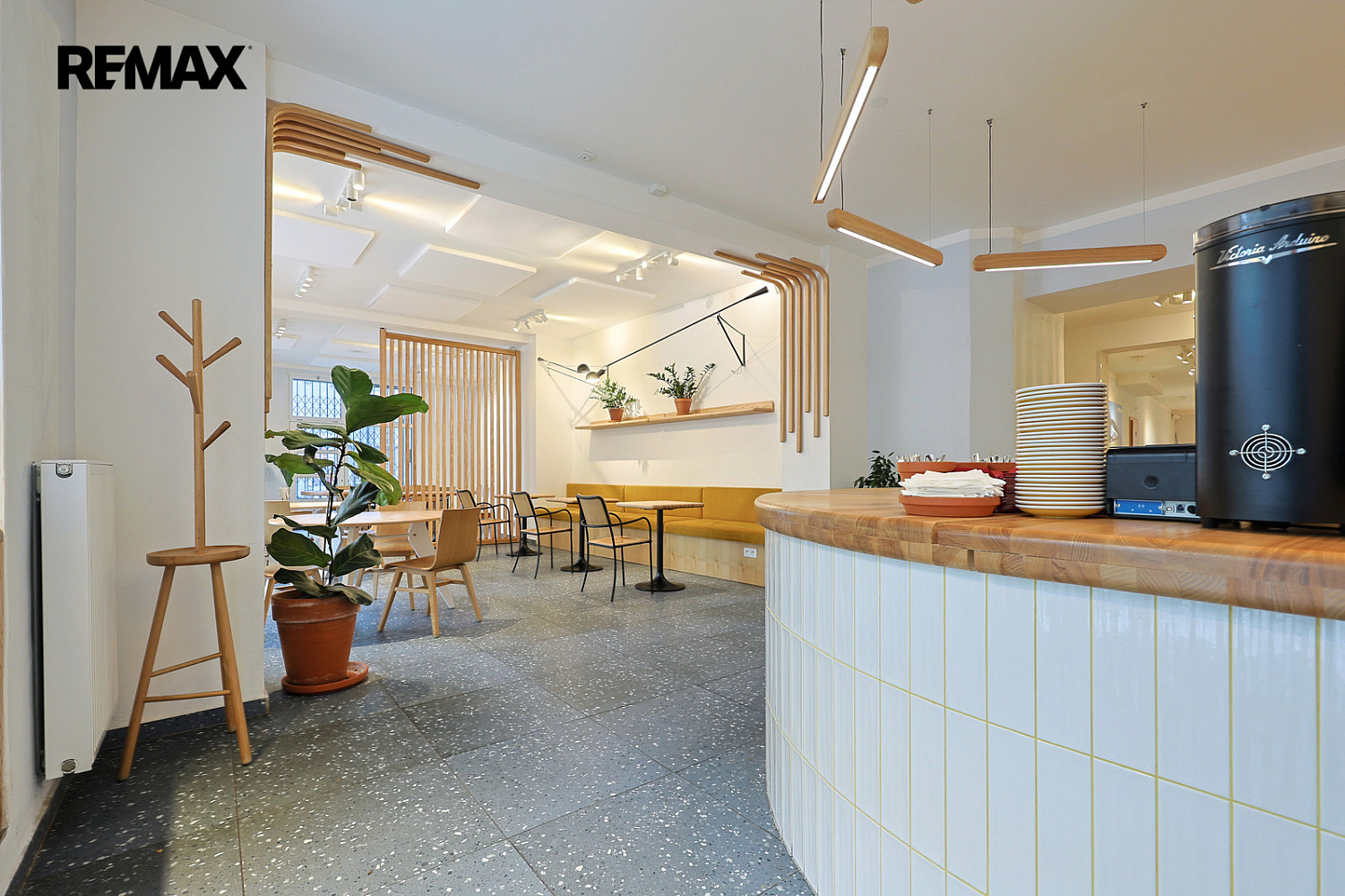 Pronájem kanceláře 210 m² - Widok 3