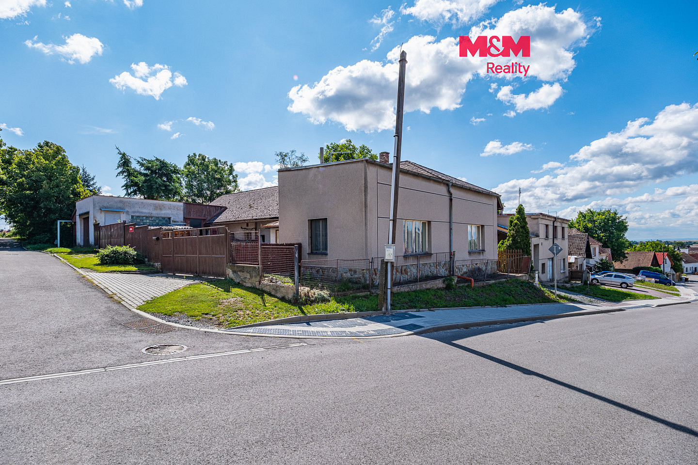 Kuća, 97 m², plac 985 m²