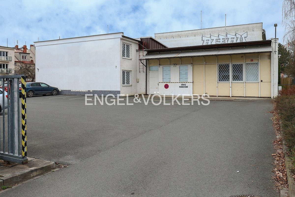 Pronájem skladovacích prostor 360 m²