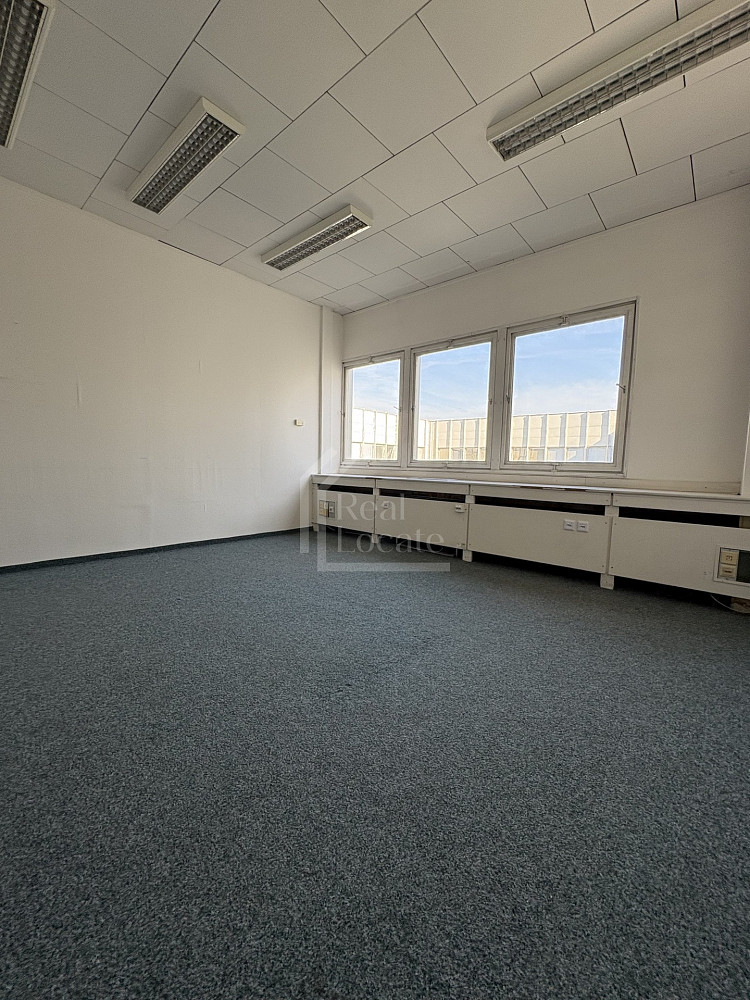 Pronájem kanceláře 12 m² – fotografie 4