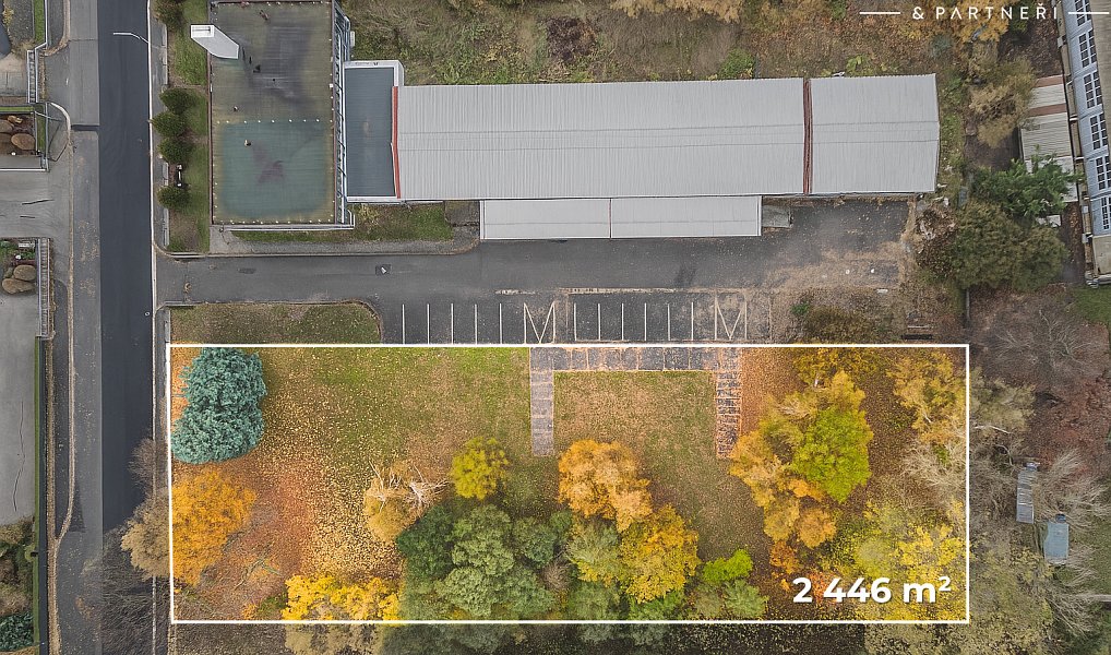 Prodej komerčního pozemku 2 446 m², Hradec Králové – náhled fotky 3