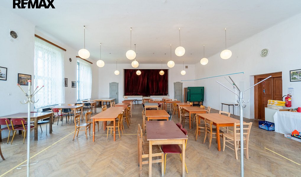 Prodej domu 500 m² s pozemkem 784 m², Svinaře – náhled fotky 4