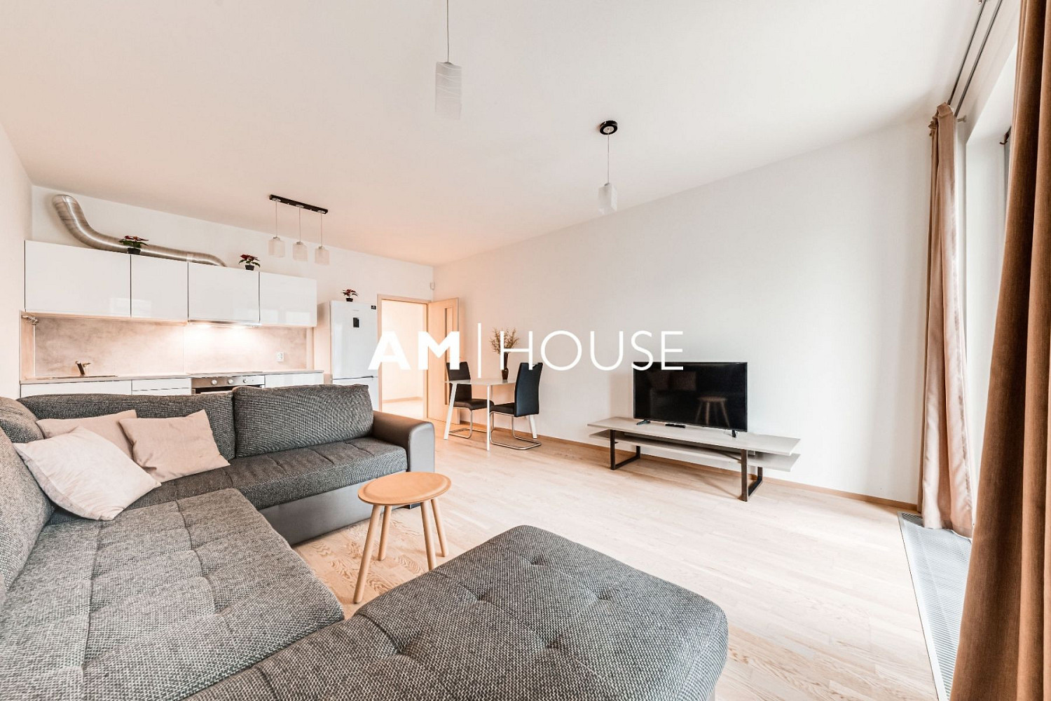 Pronájem bytu 2+kk 62 m² — photo 2