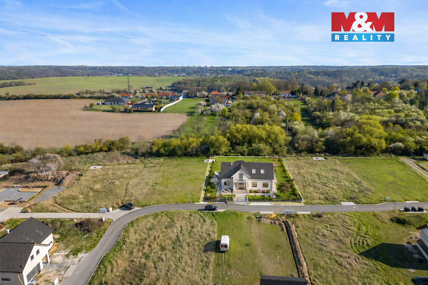 Prodej stavebního pozemku 1 764 m² – pohled 3