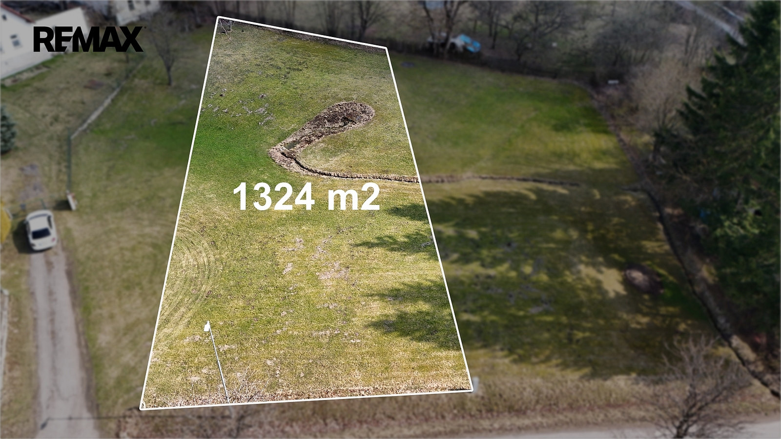 Prodej stavebního pozemku 1 324 m²