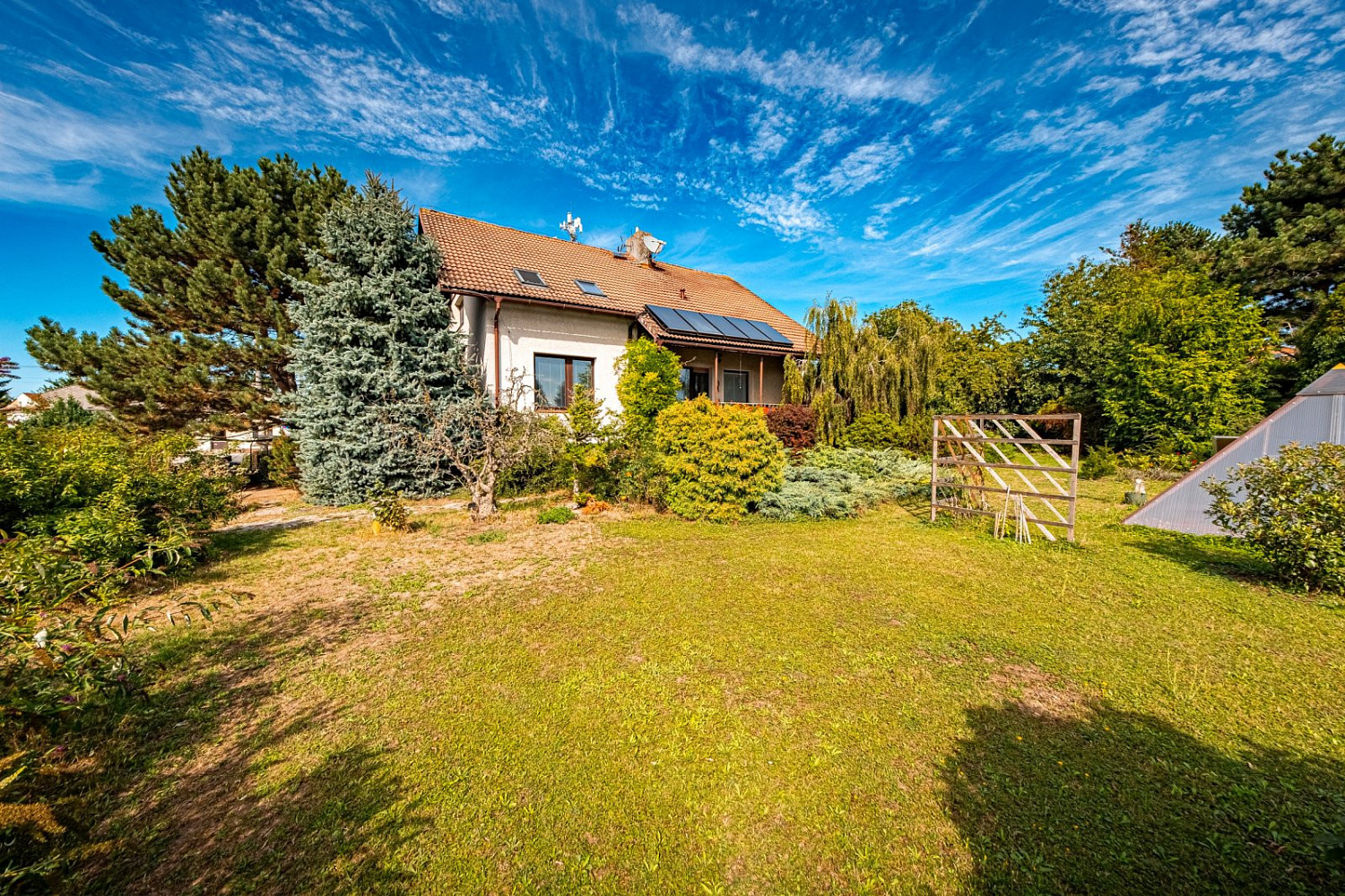 Prodej domu 320 m² s pozemkem 1 755 m²