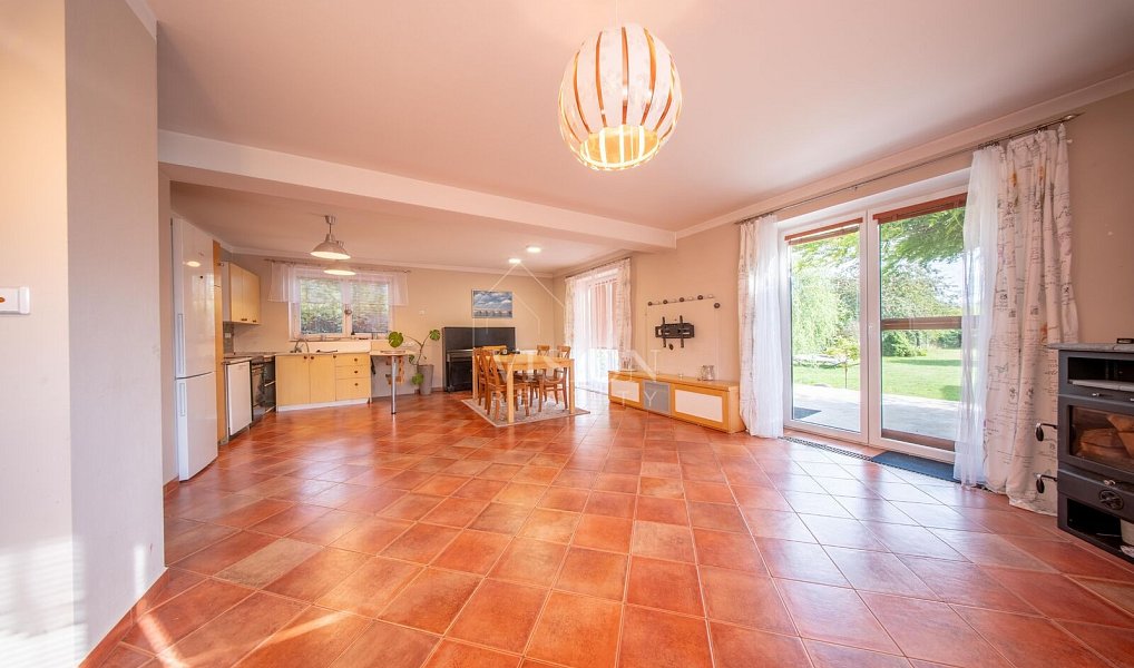 Prodej domu 200 m² s pozemkem 882 m², Dražičky – náhled fotky 4