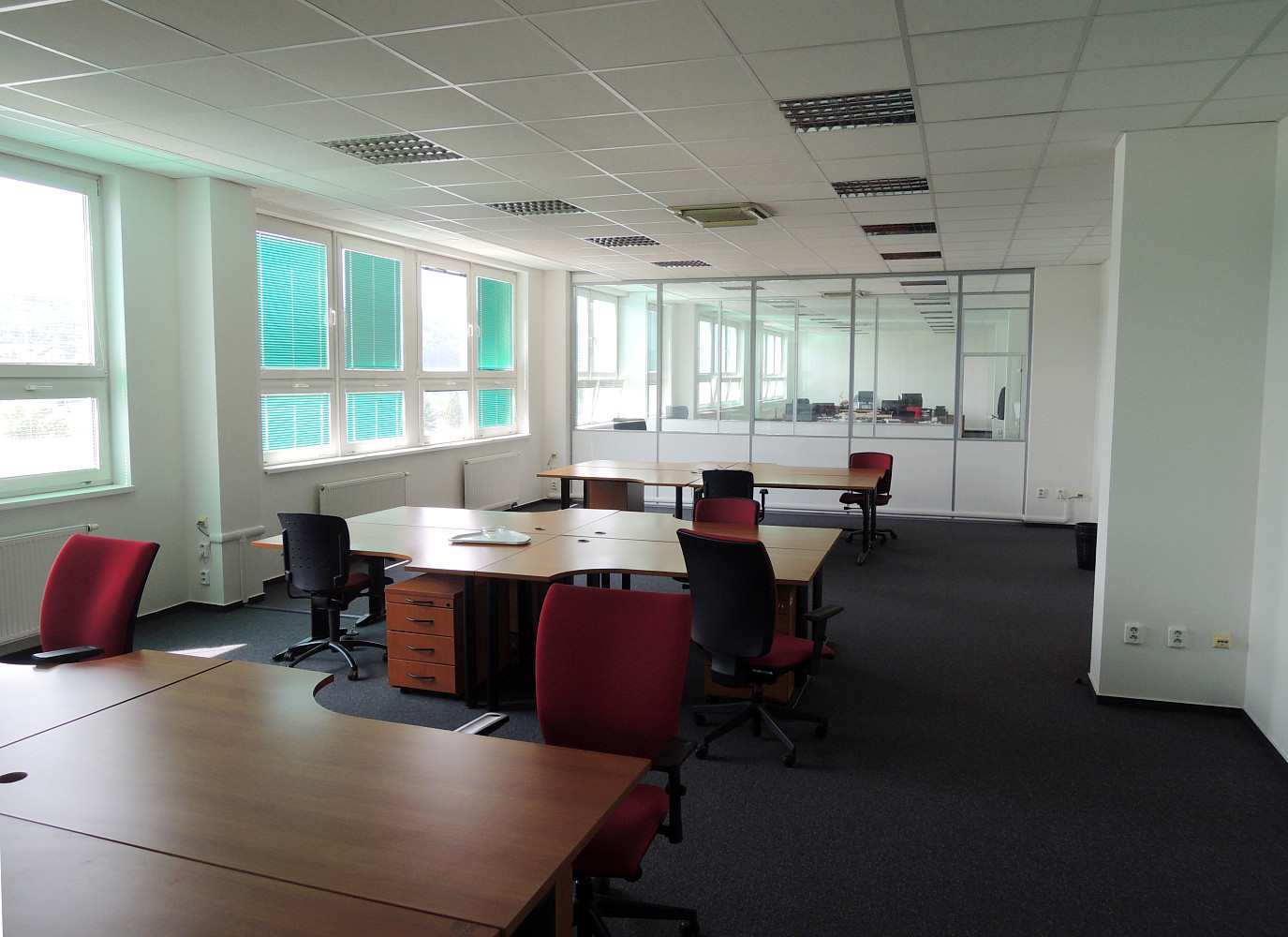 Pronájem kanceláře 831 m² – fotografie 3