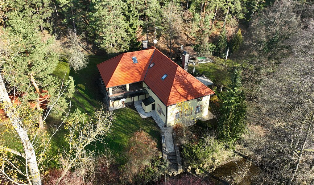 Prodej domu 450 m² s pozemkem 4 111 m², Křemže – náhled fotky 4