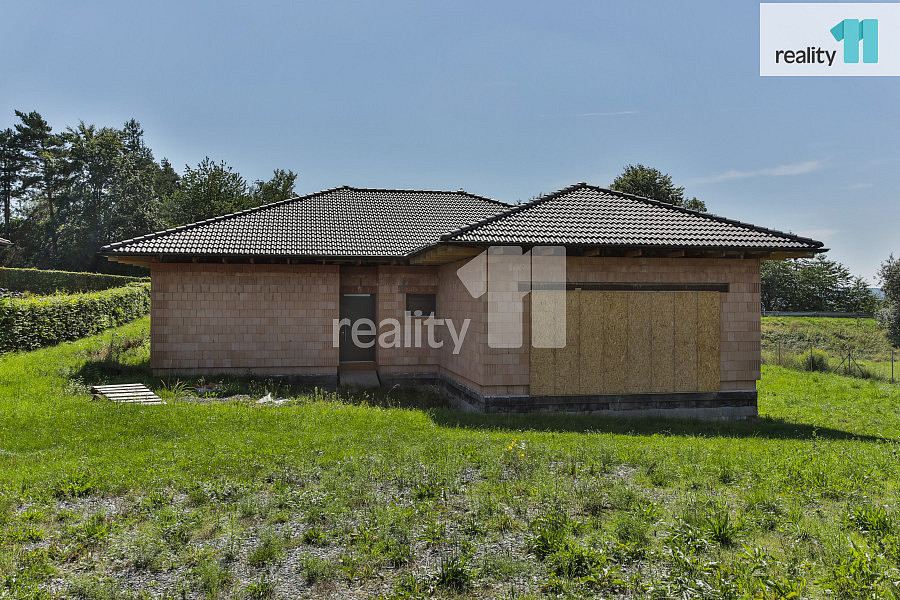 Prodej domu 246 m² s pozemkem 1 790 m²