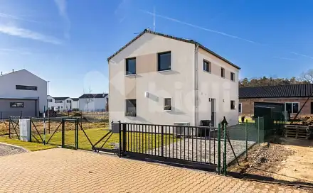 Prodej domu 108 m² s pozemkem 493 m², Pardubice - Doubravice