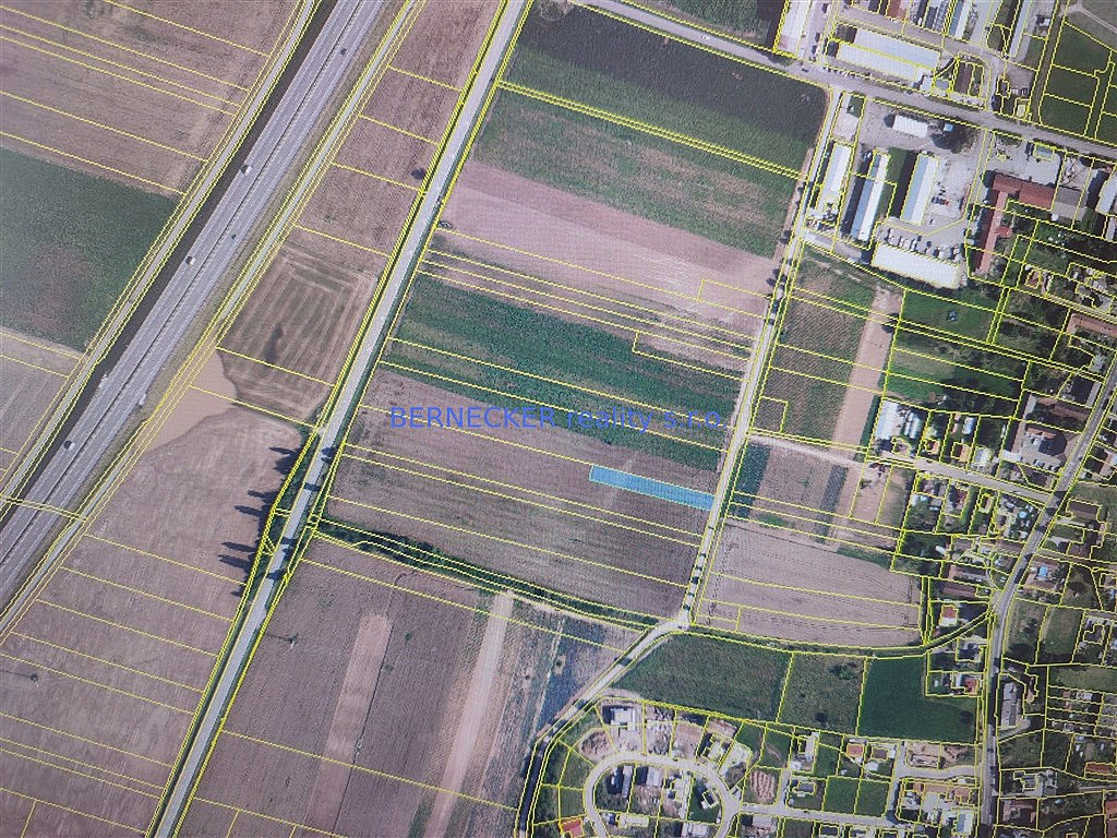 Prodej pole 1 106 m²
