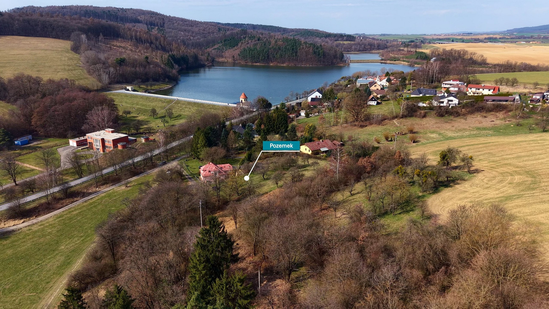 Prodej stavebního pozemku 1 261 m²