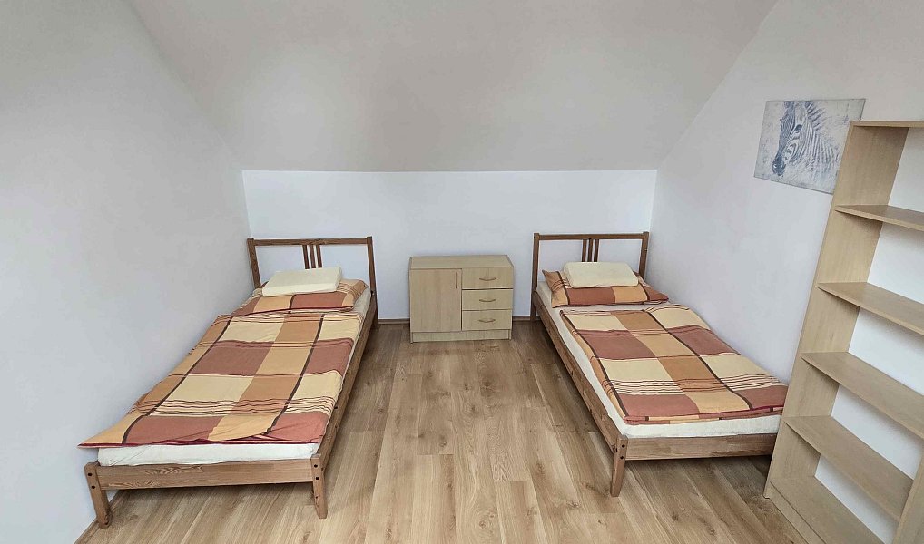 Pronájem domu 130 m² s pozemkem 200 m², Osek – náhled fotky 12