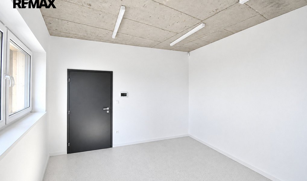 Pronájem kanceláře 110 m², Hradec Králové – náhled fotky 23