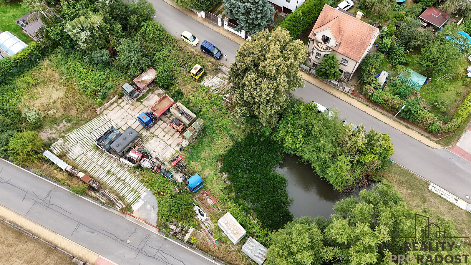 Prodej stavebního pozemku 817 m² – fotografie 4
