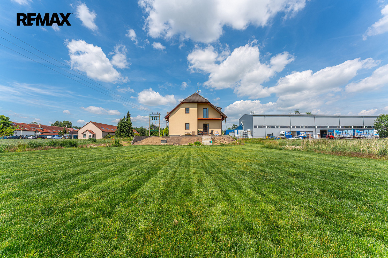 Prodej domu 107 m² s pozemkem 1 233 m² — photo 2