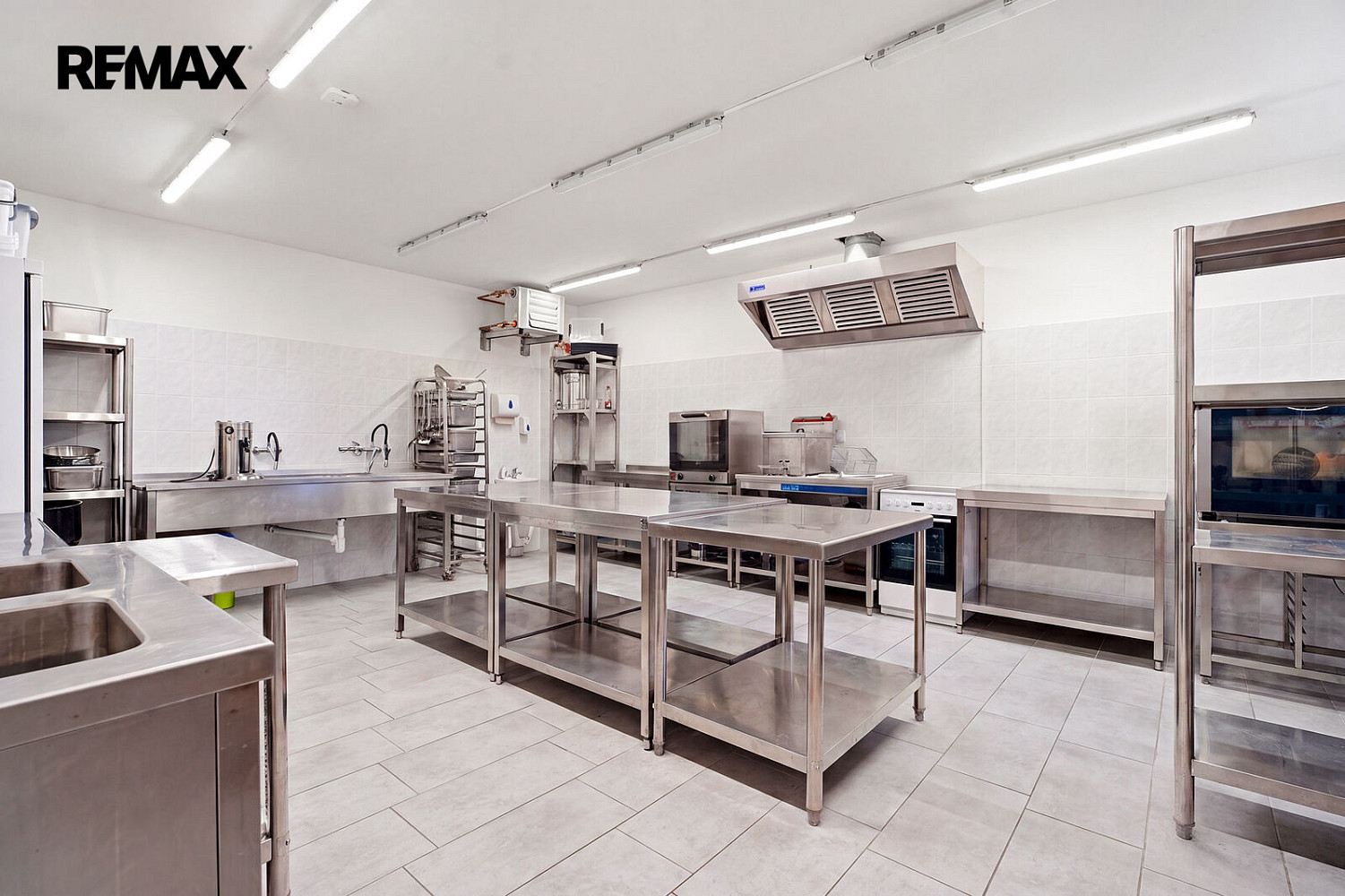 Prodej ubytovacího objektu 1 730 m² – fotografie 3