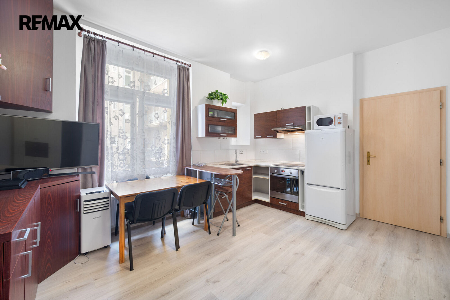 Pronájem bytu 1+kk 33 m²