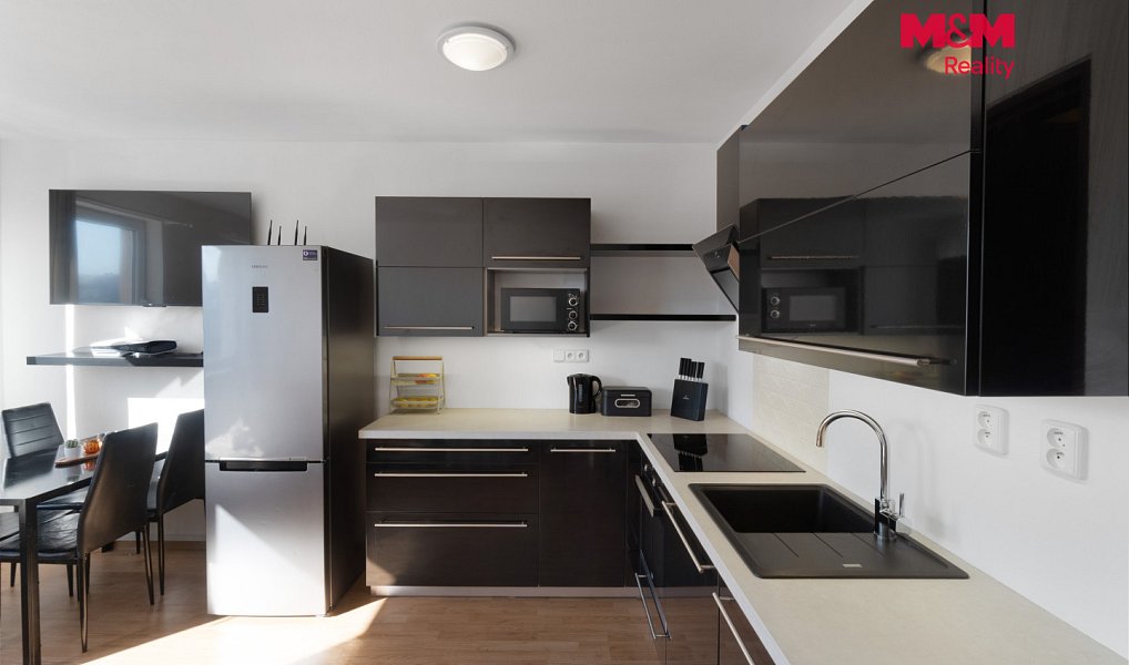 Prodej bytu 3+kk 56 m², Králův Dvůr – náhled fotky 2