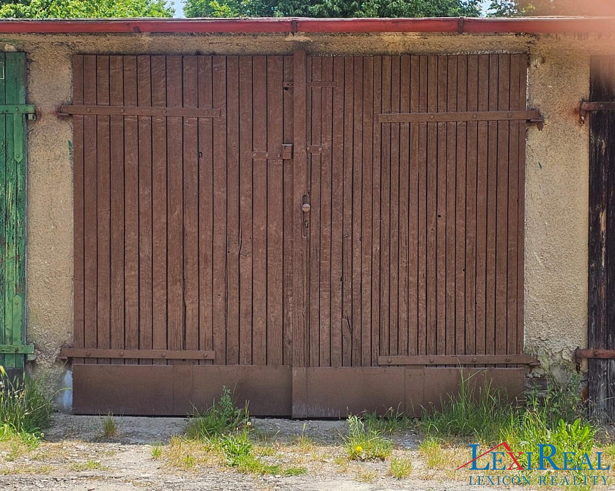 Prodej garáže 18 m2, v garážovém komplexu, lužanská ulice, praha 19, kbely