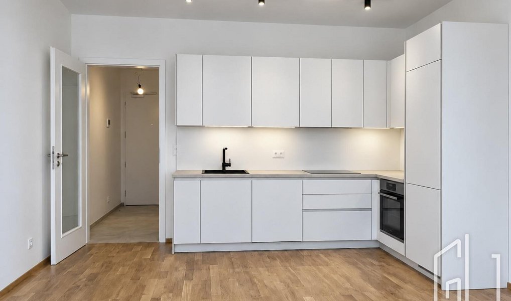 Pronájem bytu 1+kk 36 m², Praha – fotka 1 z 11
