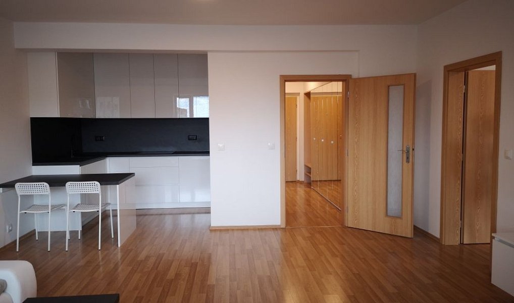 Pronájem bytu 2+kk 72 m², Zlín – náhled fotky 2