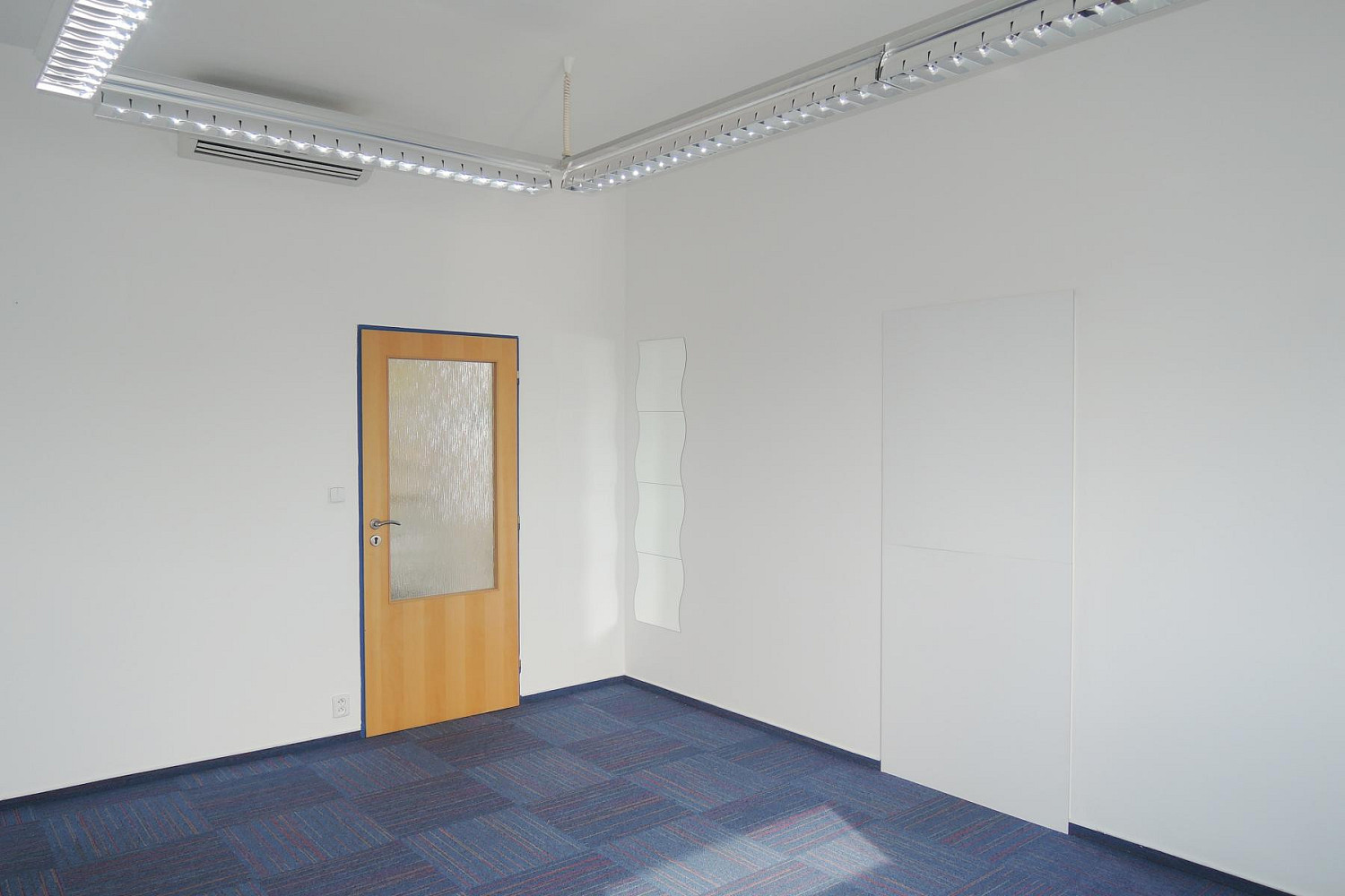 Pronájem kanceláře 134 m² – fotografie 4