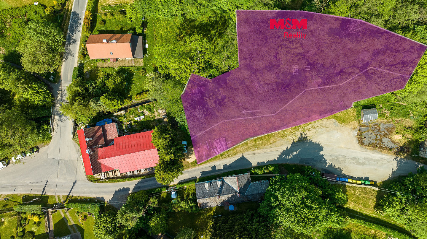 Prodej stavebního pozemku 2 304 m²