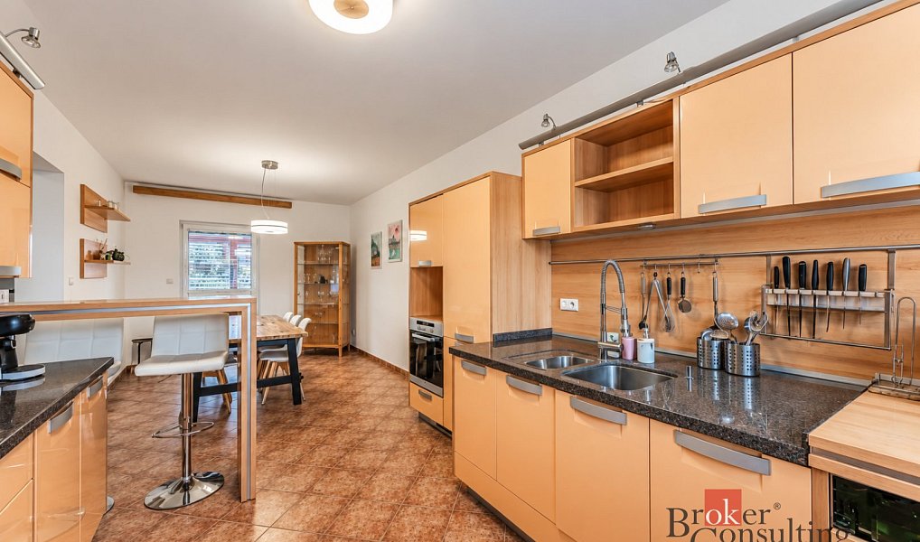 Prodej domu 150 m² s pozemkem 66 m², Hradec Králové – náhled fotky 3