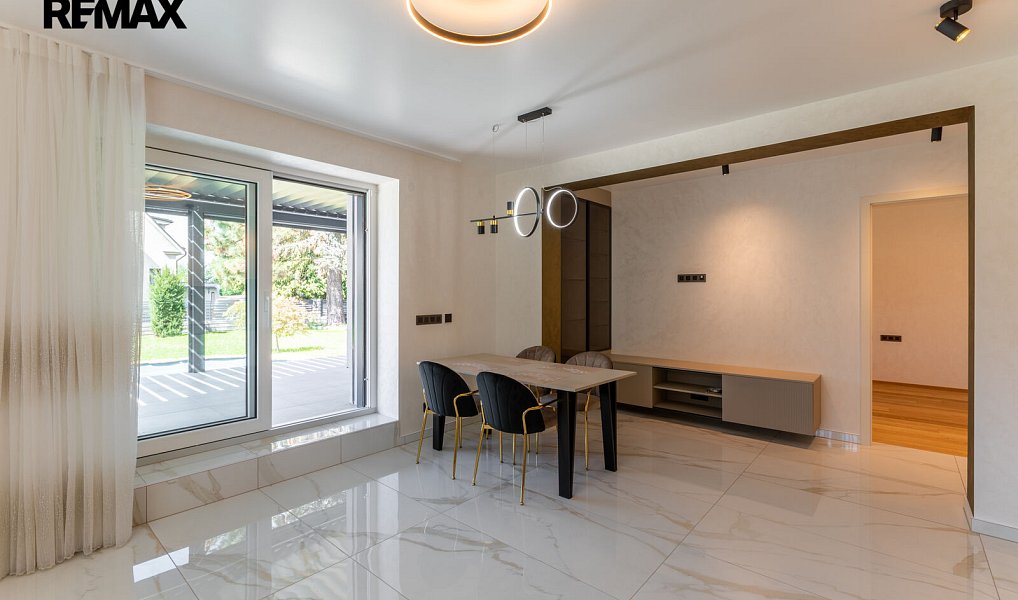 Prodej domu 244 m² s pozemkem 810 m², Praha – náhled fotky 6