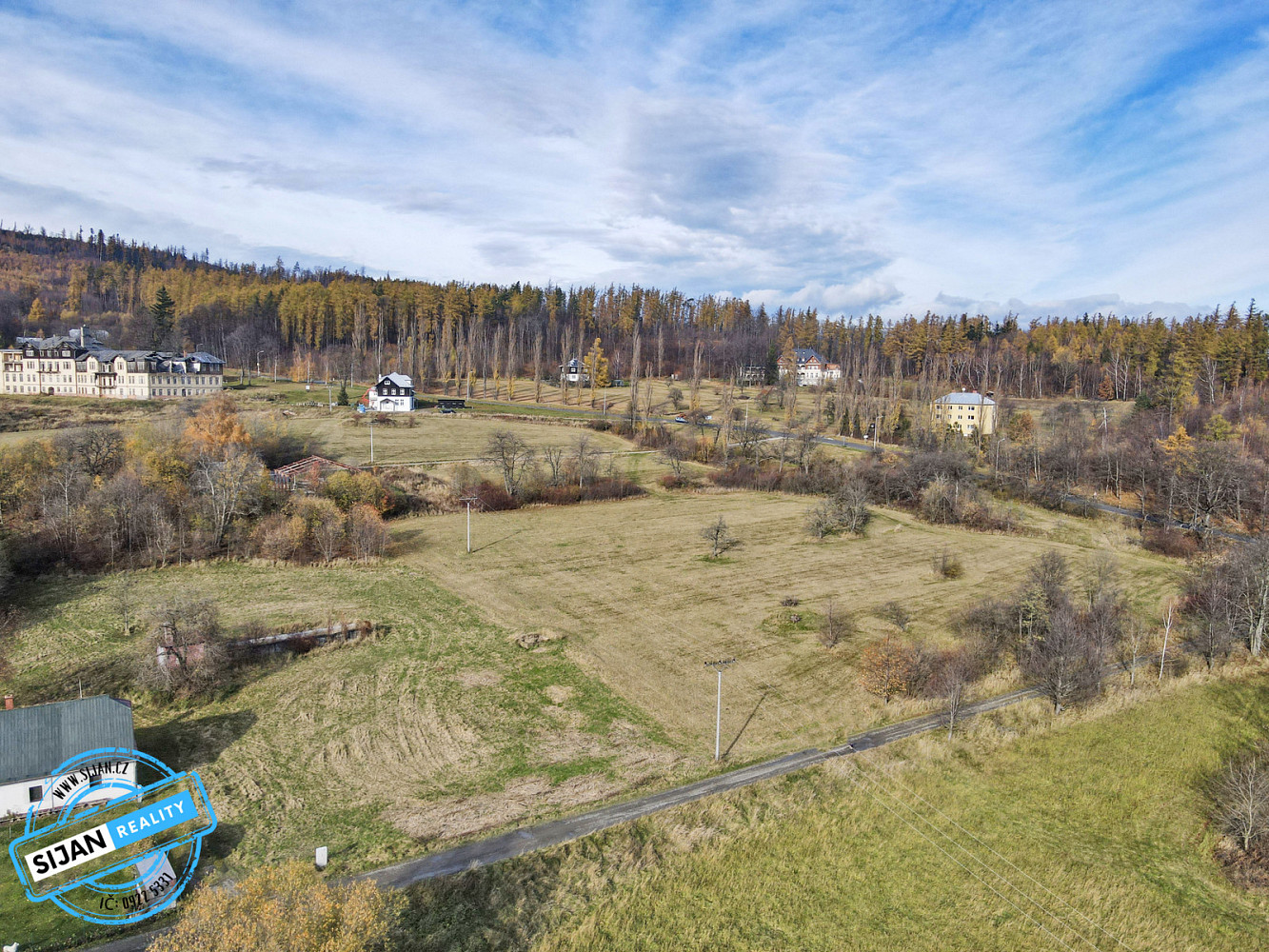 Prodej stavebního pozemku 1 792 m² – fotografie 2