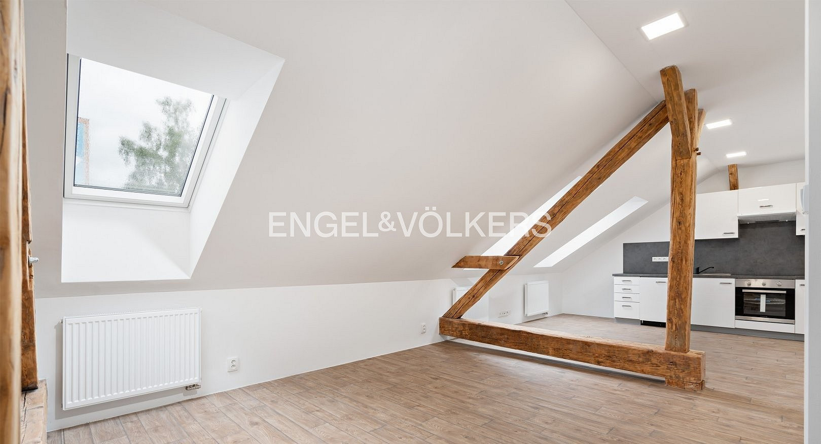 Pronájem bytu 1+kk 49 m² – fotografie 2