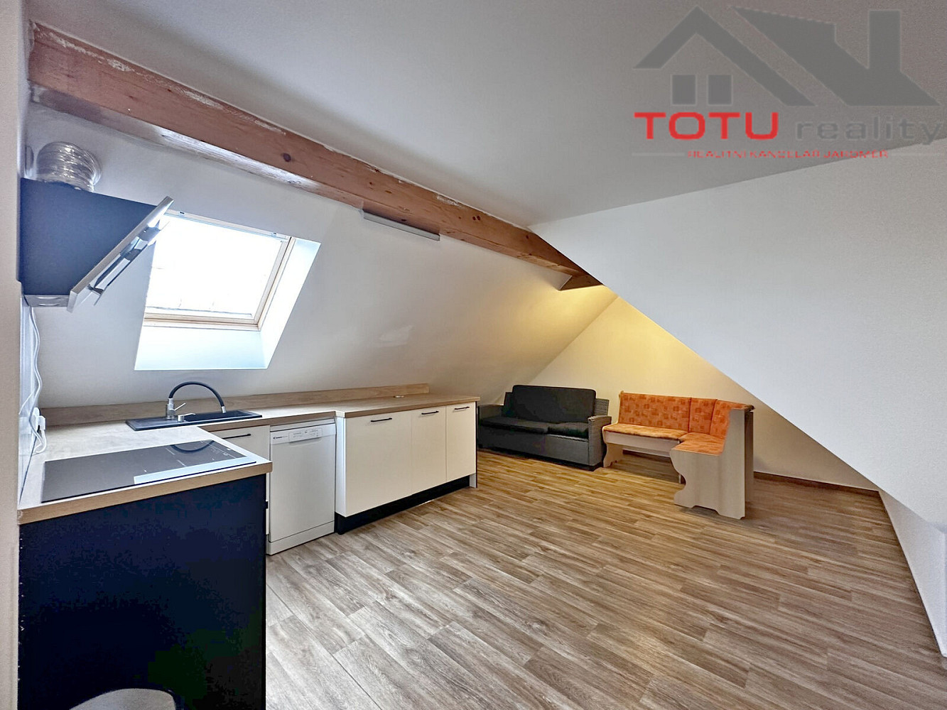 Pronájem bytu 1+kk 68 m²