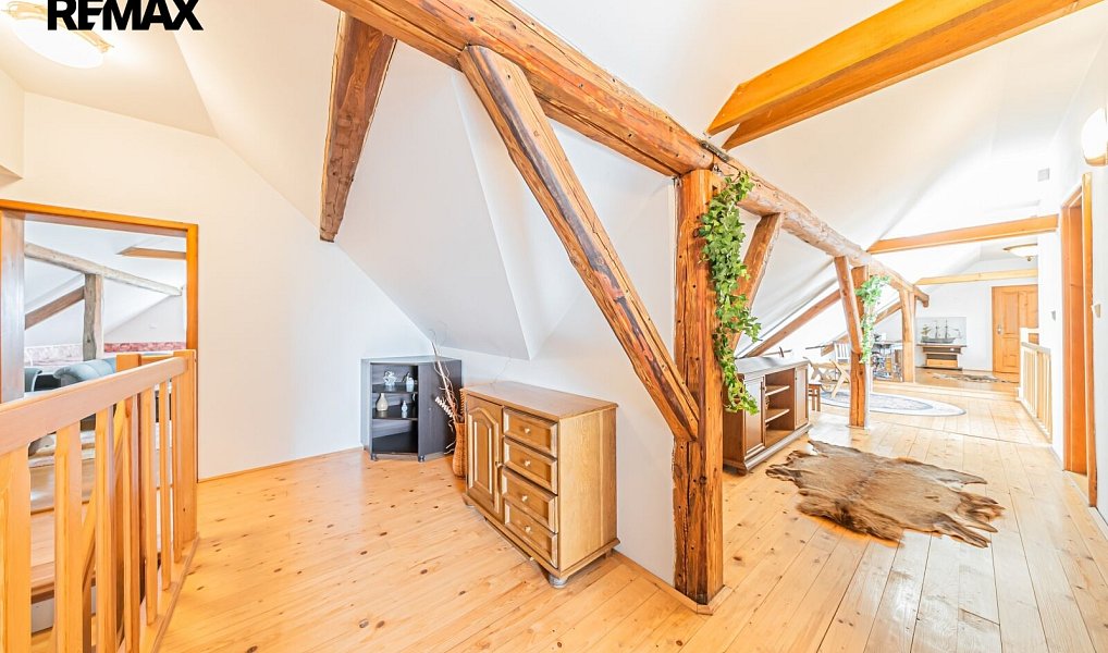 Prodej domu 271 m² s pozemkem 3 206 m², Hrachoviště – náhled fotky 28