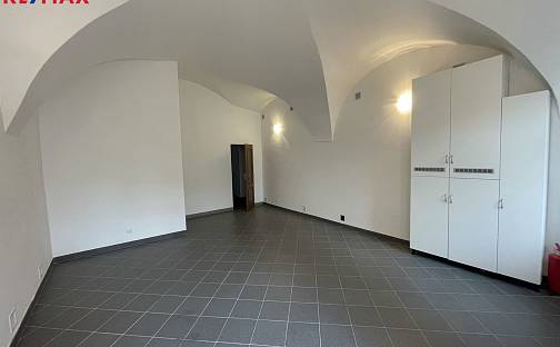 Pronájem kanceláře 42 m², Náměstí, Valašské Meziříčí, okres Vsetín