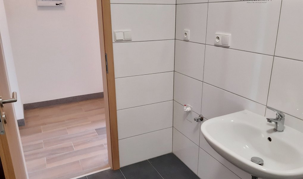 Prodej bytu 2+kk 33 m², Milovice – náhled fotky 12