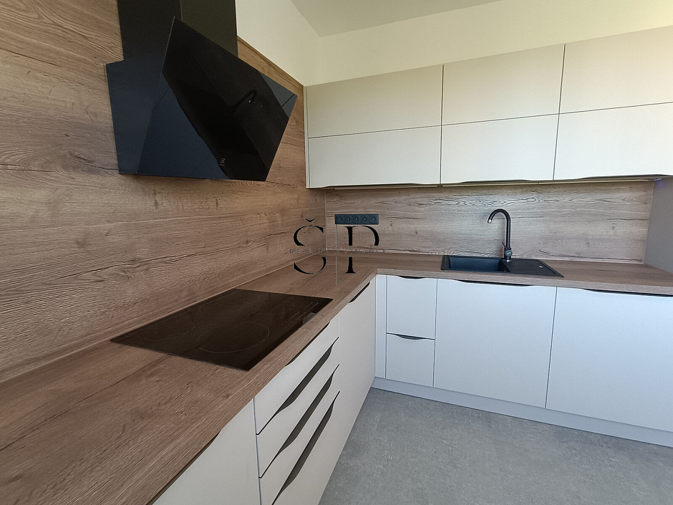 Pronájem bytu 2+1 65 m² – fotografie 2