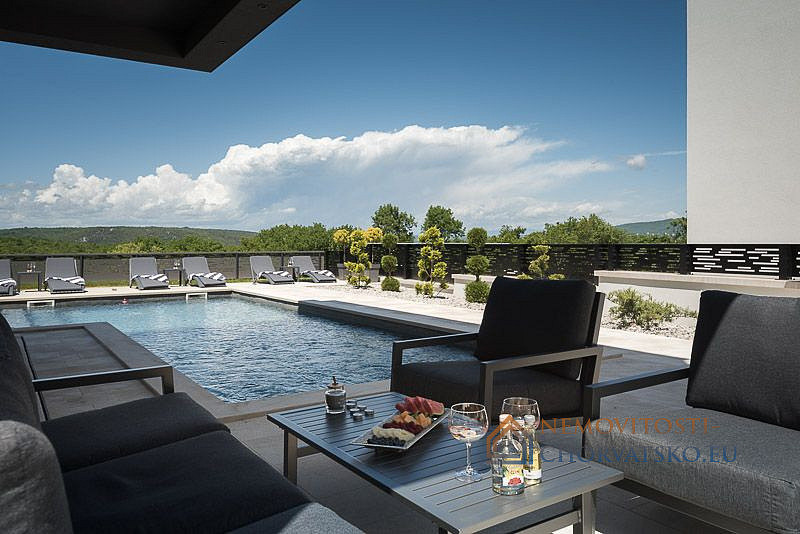 Prodej domu 220 m² s pozemkem 670 m² - Widok 6