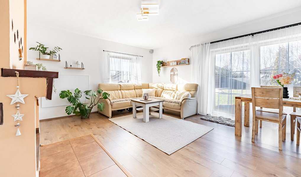 Prodej domu 165 m² s pozemkem 735 m², Tehov – náhled fotky 3