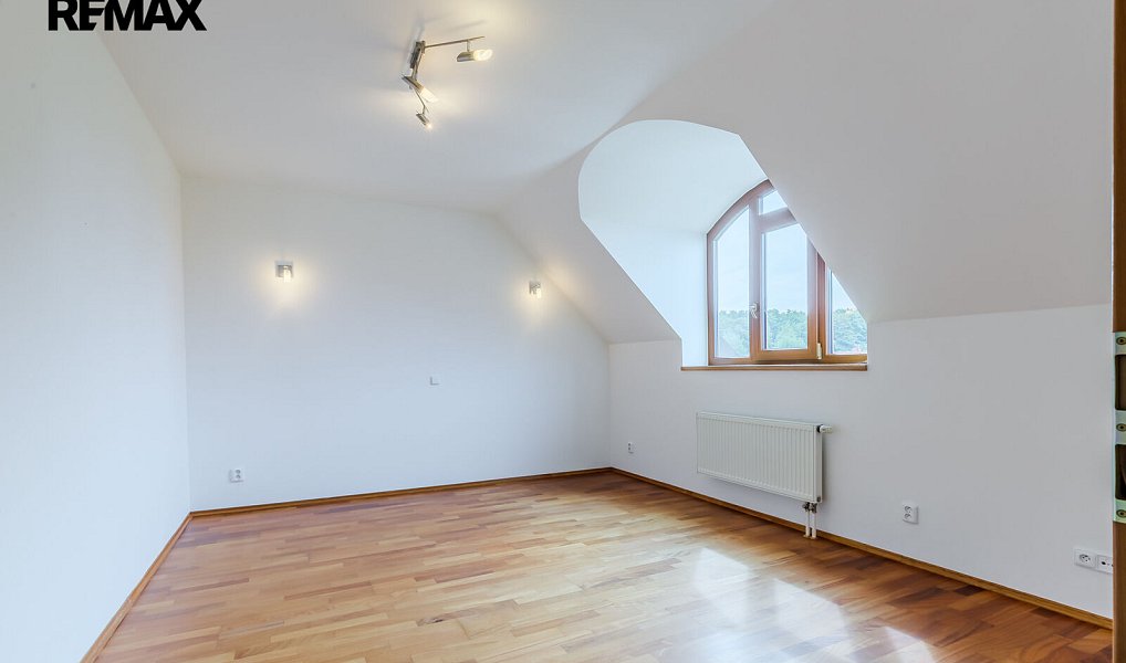 Pronájem bytu 3+kk 126 m², Praha – náhled fotky 13