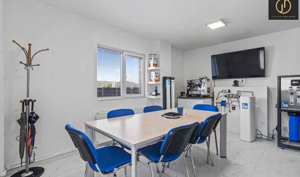 Prodej kanceláře 228 m², Beroun – náhled fotky 11
