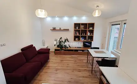Pronájem bytu 2+kk 64 m²
