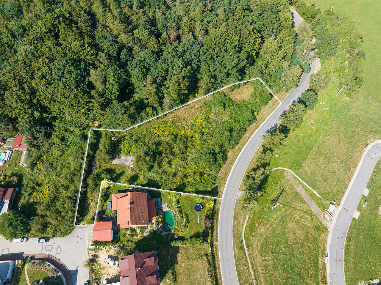 Prodej stavebního pozemku 1 732 m² – fotografie 2