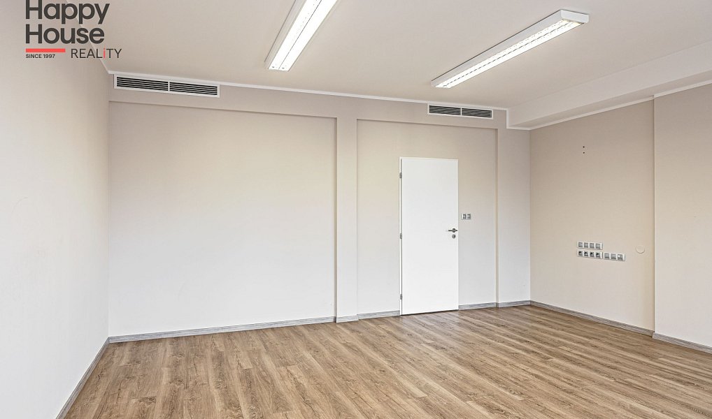 Pronájem kanceláře 130 m², Praha – náhled fotky 2