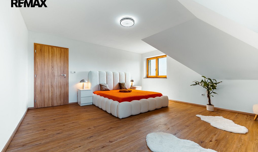 Prodej domu 350 m² s pozemkem 2 074 m², Staré Město – náhled fotky 14